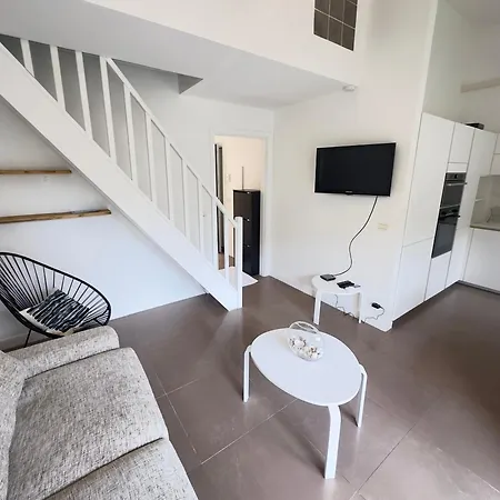 Lägenhet Charming Duplex, Pool, Sea View Ii Beausoleil
